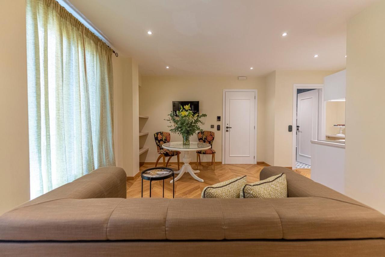Ipelhome - Plaka Boutique Apartments Athén Kültér fotó